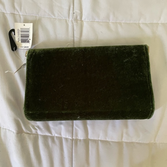 NWT Velvet Green Clutch by Floral Fiesta - Picture 4 of 6